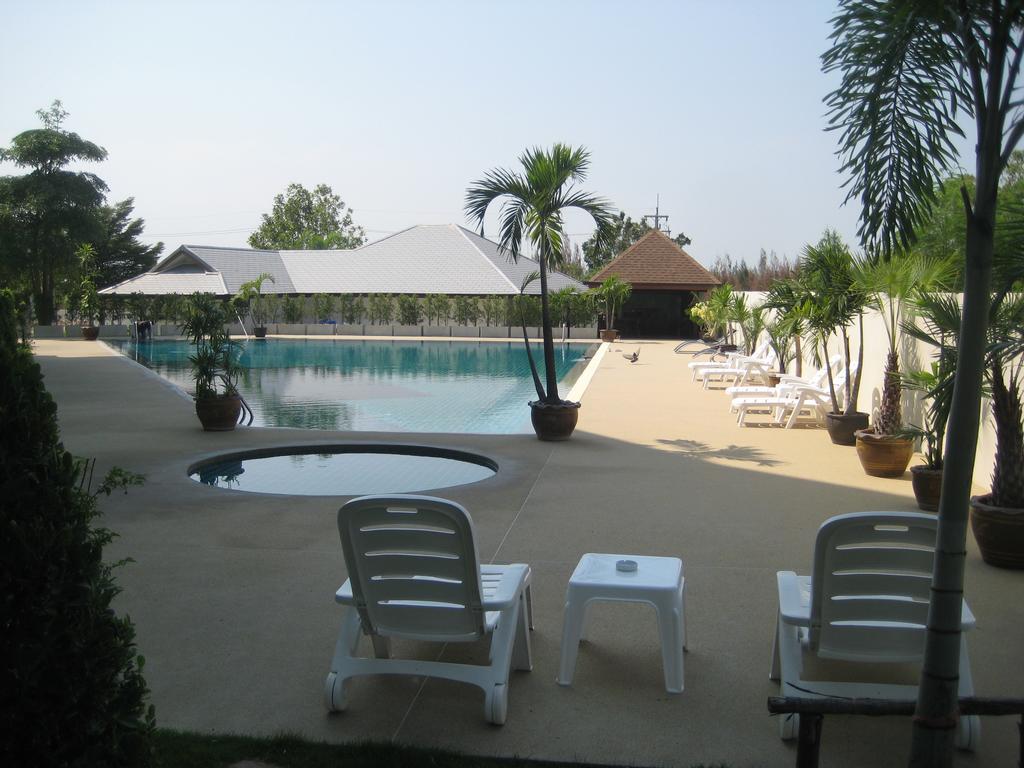 Tai-Pan Resort And Condominium Hua Hin Exterior photo