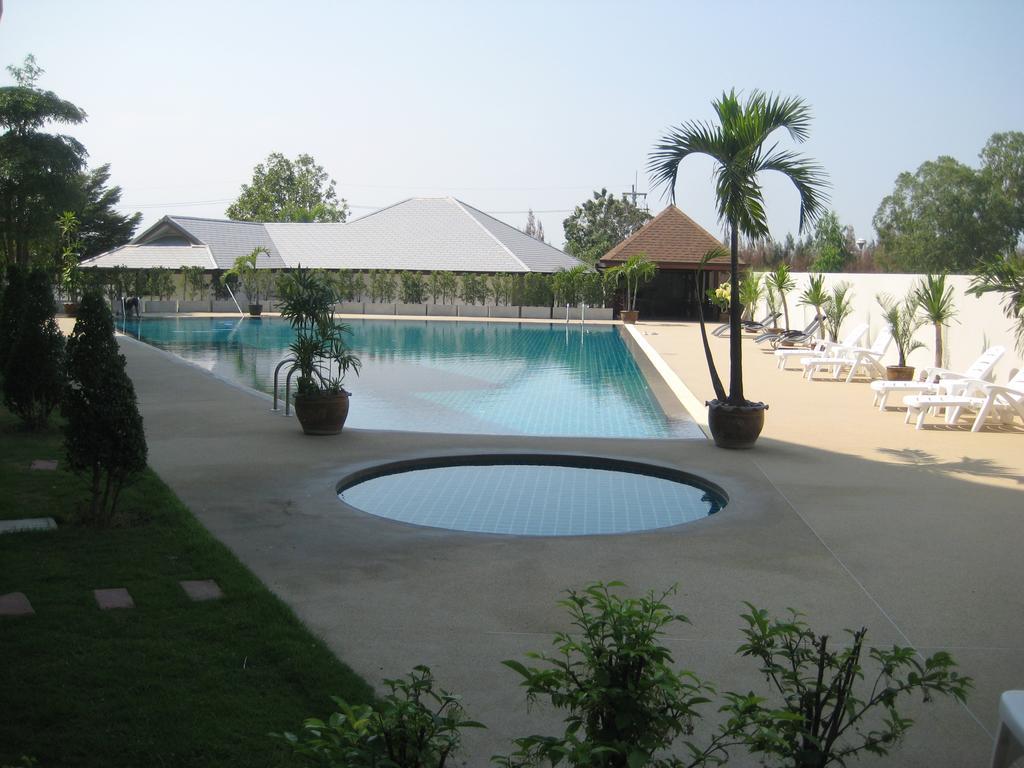 Tai-Pan Resort And Condominium Hua Hin Exterior photo