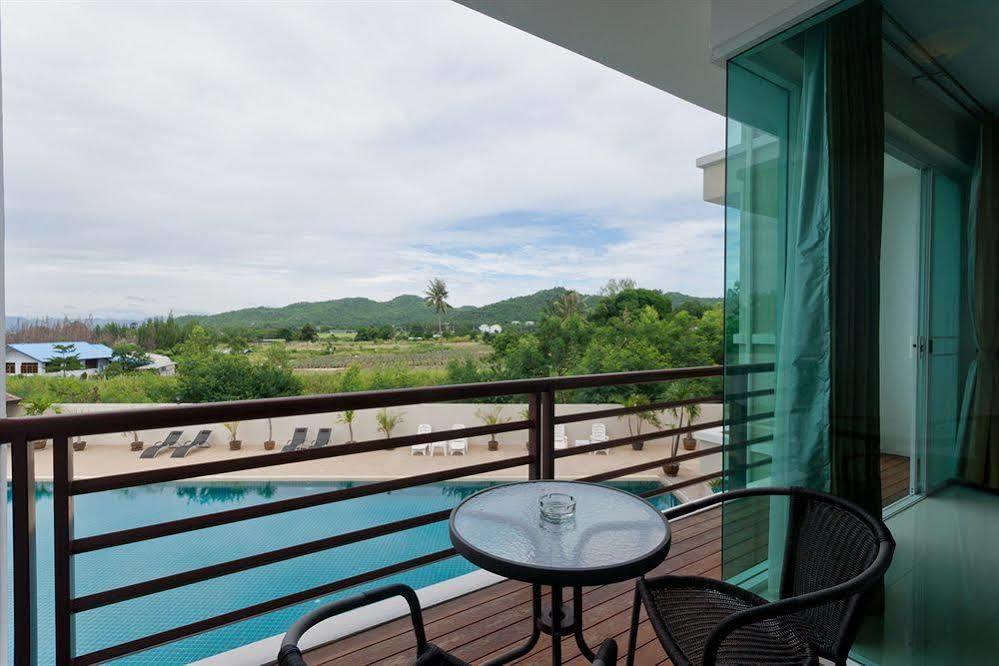 Tai-Pan Resort And Condominium Hua Hin Exterior photo